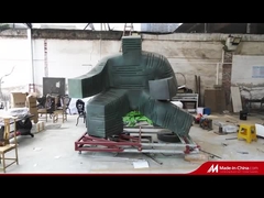 Το αφηρημένο γλυπτό χαλκού εγκαταστάθηκε